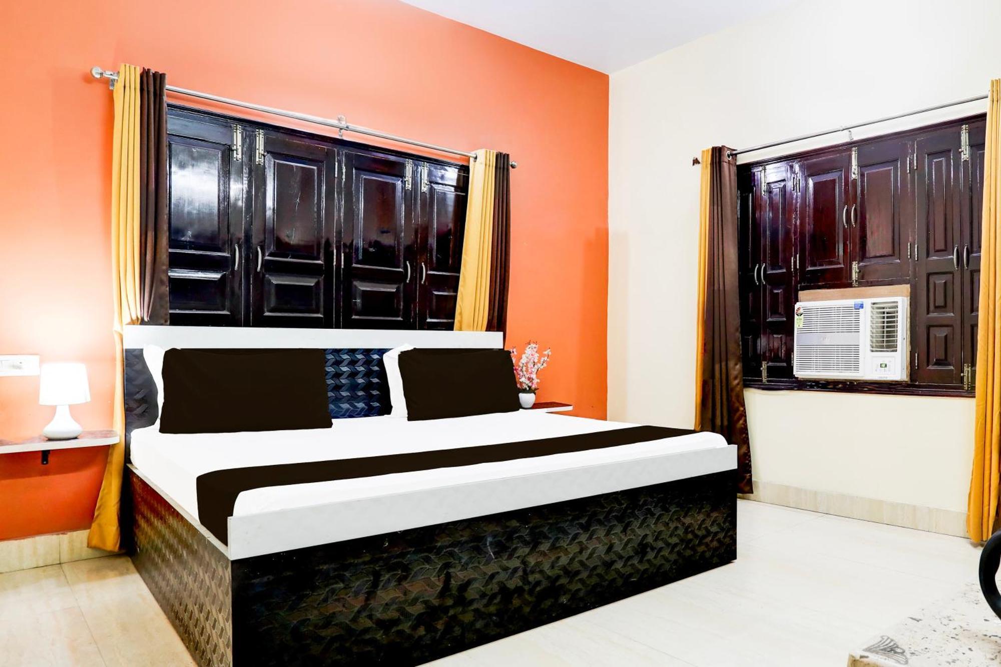 Hotel O R B Palace Varanasi Exterior foto