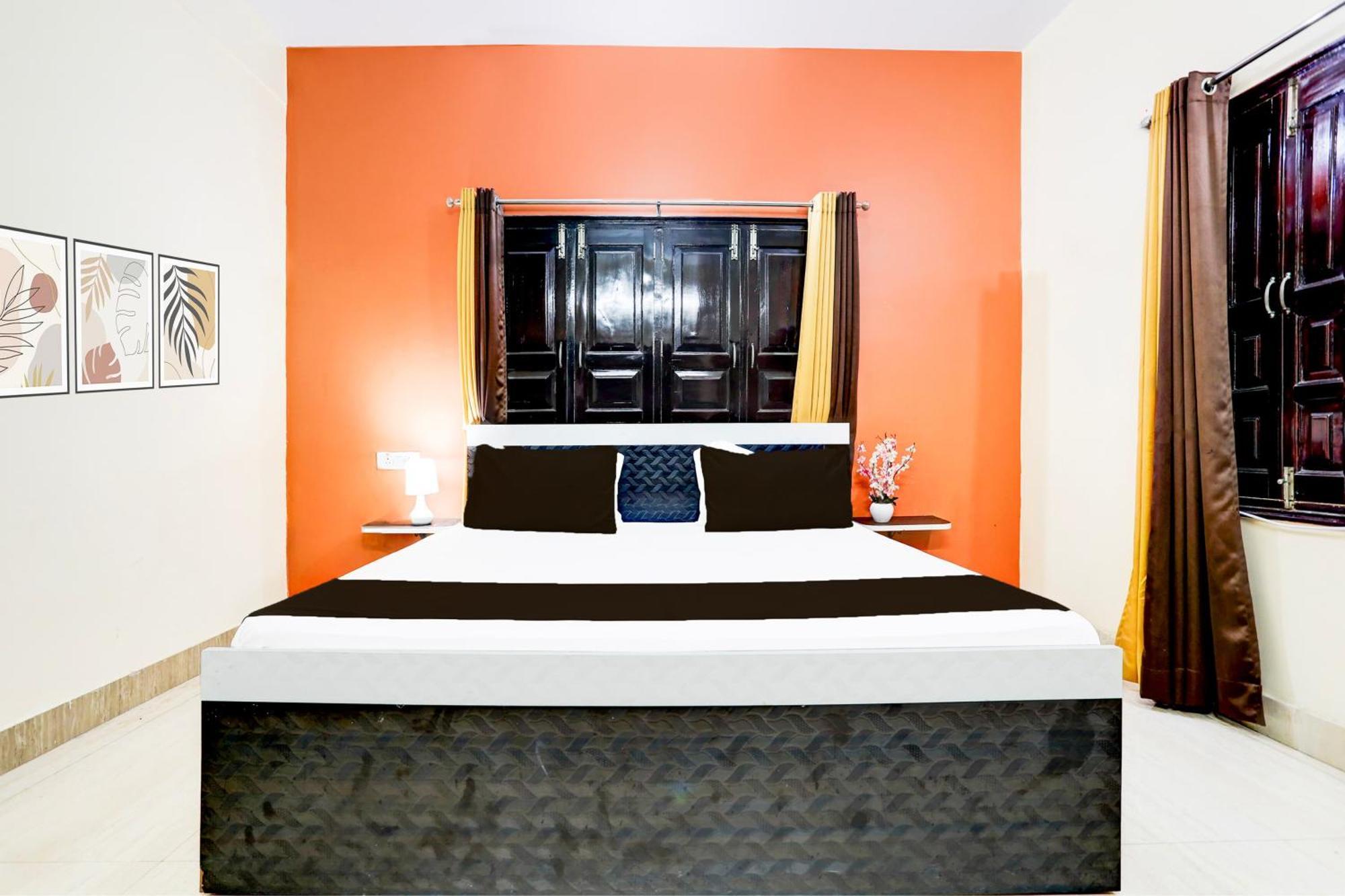 Hotel O R B Palace Varanasi Exterior foto